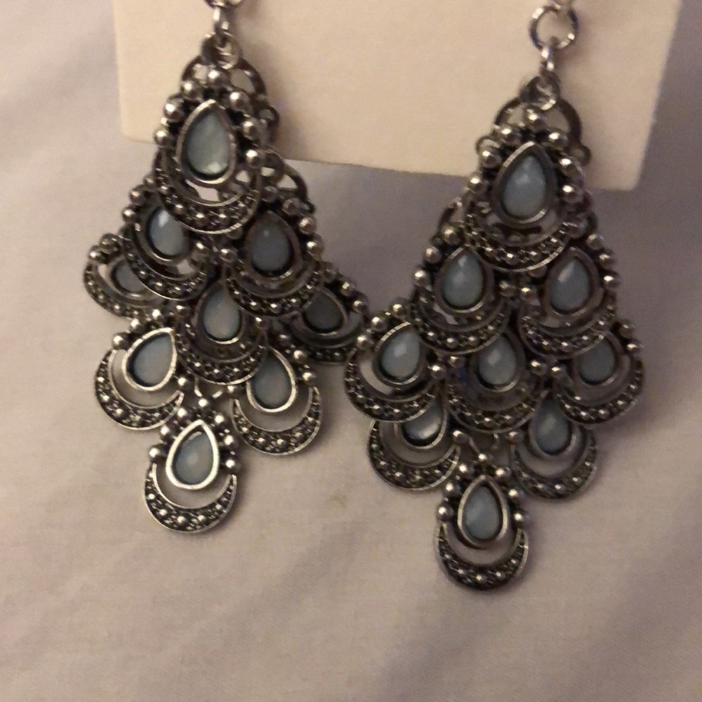 Lucky Brand Silver Tone & Slate Blue Teardrop Tiered Chandelier Earrings NEW - Picture 8 of 11